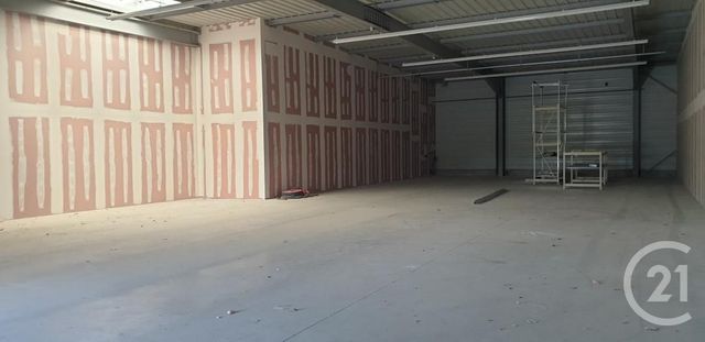 commerce à louer - 369.0 m2 - ST JUST EN CHAUSSEE - 60 - PICARDIE - Century 21 Collin Immobilier